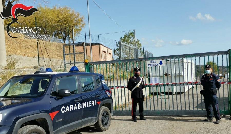 Sequestrata l’Isola ecologica comunale di Campana, denunciato il sindaco 53 sequestro campana isola ecologica 01