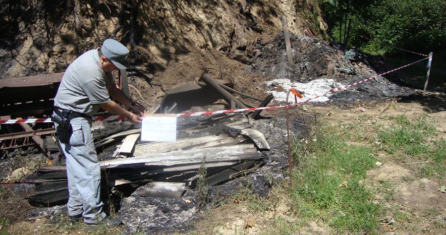 Dà fuoco a residui vegetali e provoca un incendio, denunciato a Celico 51 sequestro celico2 incendio
