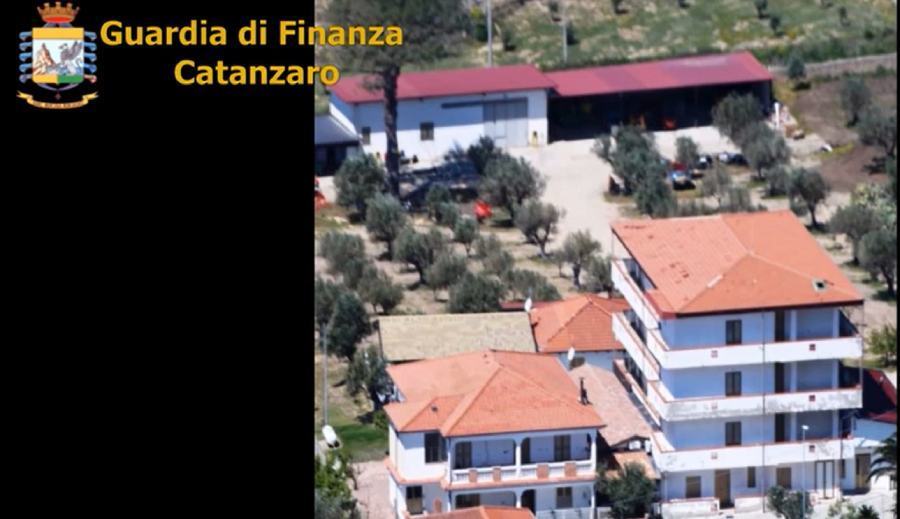 'Ndrangheta, confiscati beni per oltre un milione di euro - VIDEO 51 sequestro cosca trapasso cutro