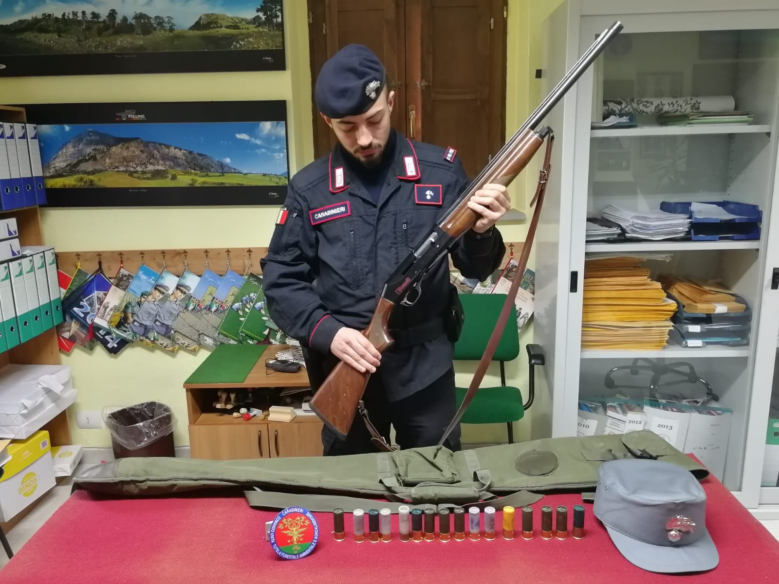 Denunciato cacciatore che passeggiava sul Pollino con un fucile 51 sequestro fucile plataci