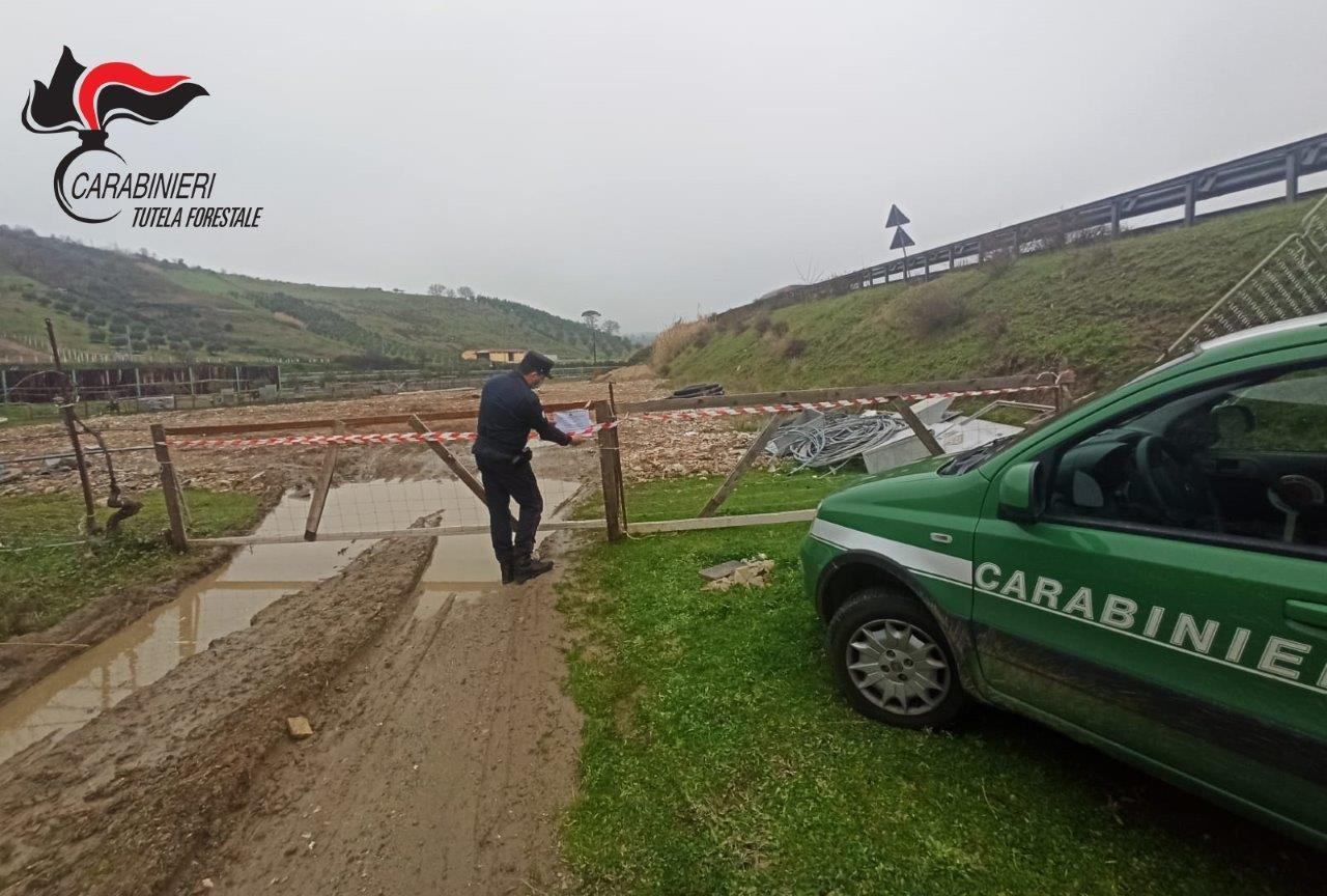 Abbandono di rifiuti, sequestrata area a Torano Castello 51 sequestro torano 1