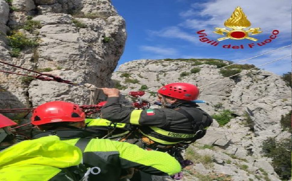 Precipita per diversi metri in un burrone, disavventura per un uomo 51 servizio speleo alpino 1