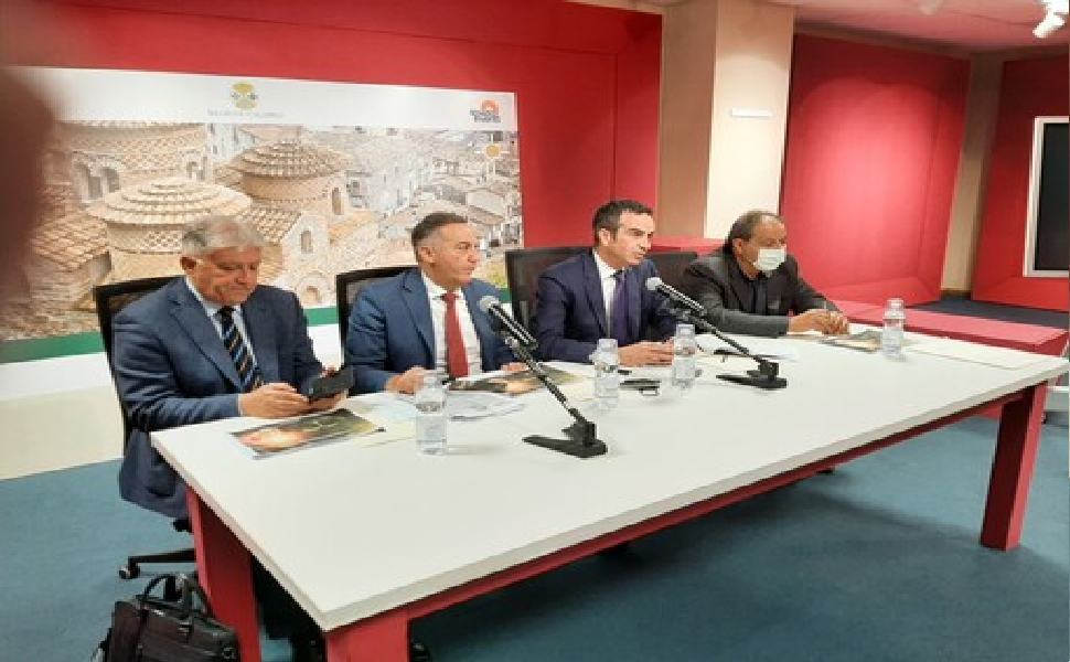 Rifiuti, braccio di ferro con i sindaci della Piana. No al raddoppio del termovalorizzatore 51 sindaci Occhiuto