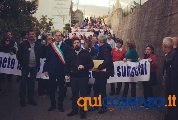 sindaco guardia sangineto manifestazione