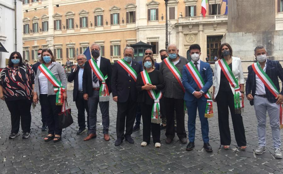 sit in palazzo chigi sindaci 01
