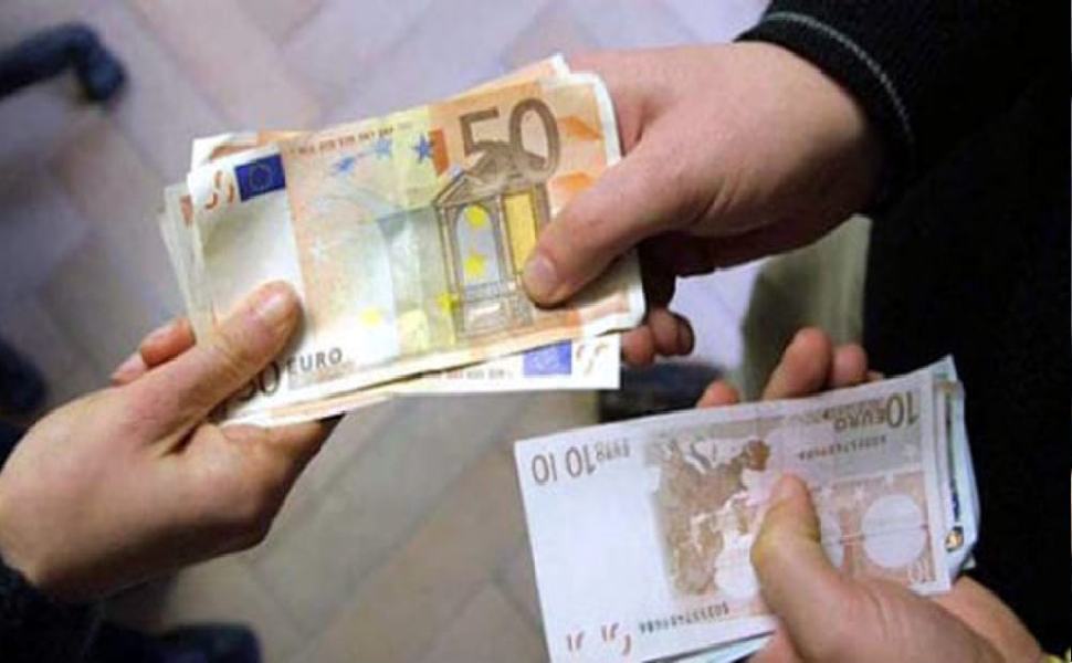 soldi euro estorsione 555 2 1