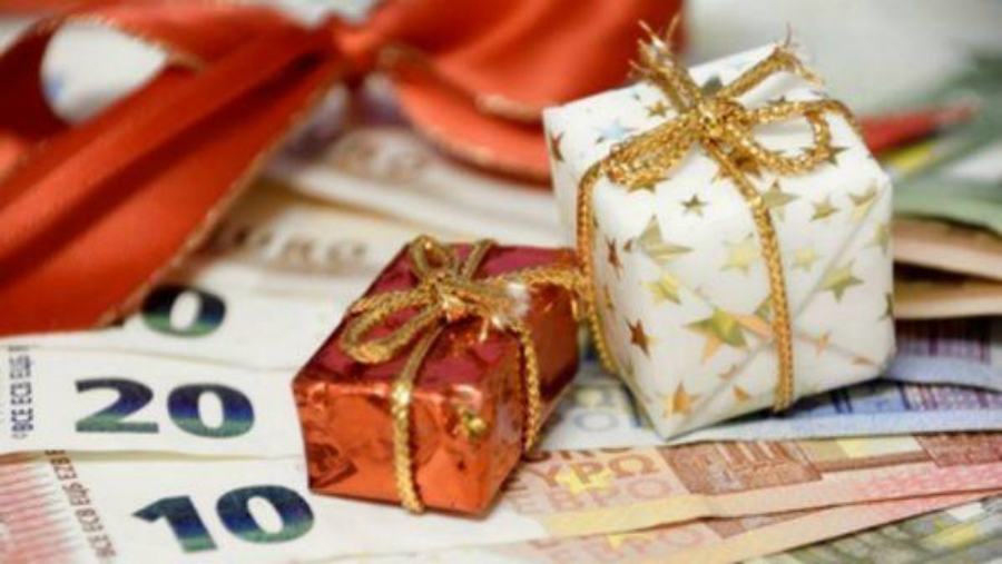 Natale, la spesa per i regali registra un calo di 7,3 miliardi di euro 51 spesa regali natale 3