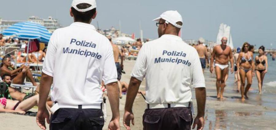 spiagge sicure vigili in spiaggia