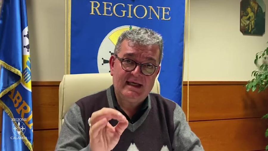 Ricorso al Tar per riaprire le scuole. Spirlì "il solito gruppo di genitori, scandalizzato" 51 spirli e1605552238870 1
