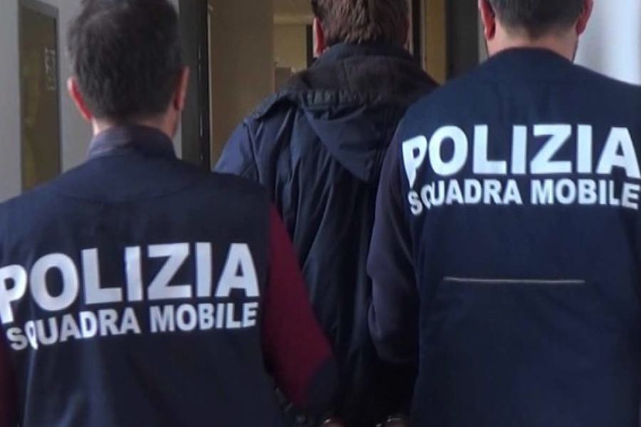 Teste di capretto per intimidire, arrestato professionista per tentata estorsione 62 squadra mobile arresto
