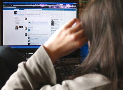 stalking su facebook