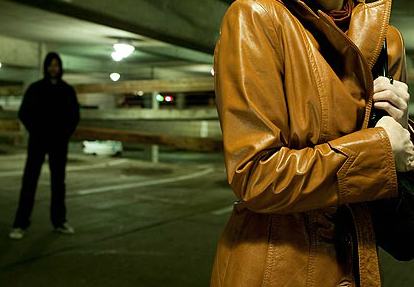 Perseguita una donna per due anni, divieto di avvicinamento ai luoghi frequentati dalla vittima 194 stalking1 1