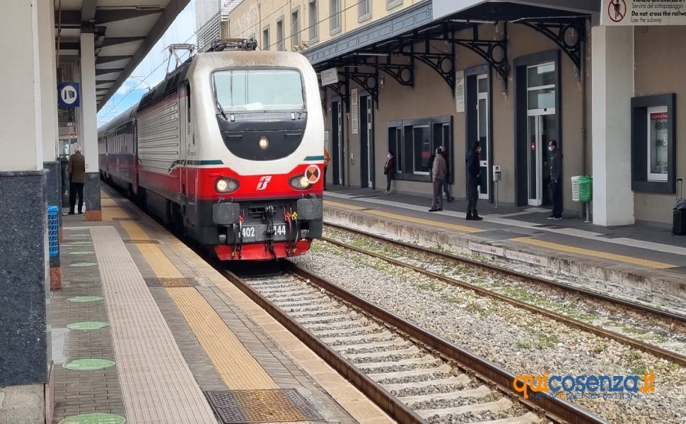 stazione treni paola 07