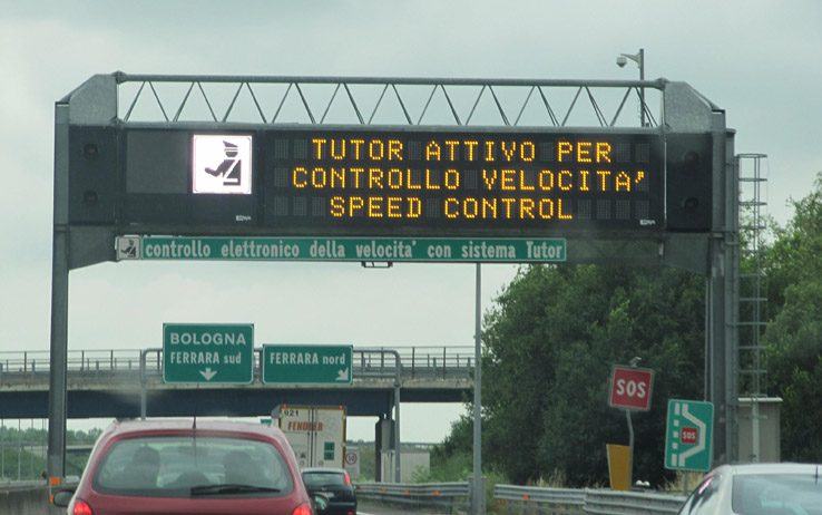 Stop ai Tutor in autostrada, ma aumentano i controlli per i furbetti della velocità 74 stop tutor