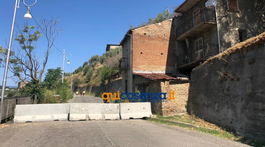 Cosenza, Faisa-Confail: "ancora nessun intervento su corso Vittorio Emanuele" 51 strada chiusa portapiana cosenza 02 1
