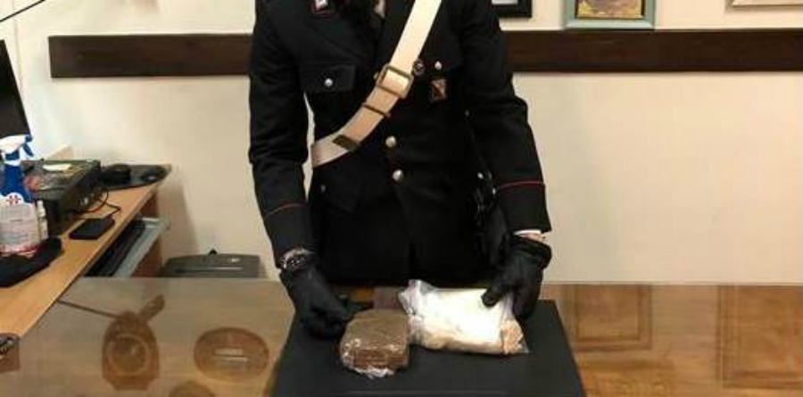 In camera da letto con quasi un chilo di eroina, arrestata 18enne cosentina 51 studentessa eroina cosenza carabinieri arresto