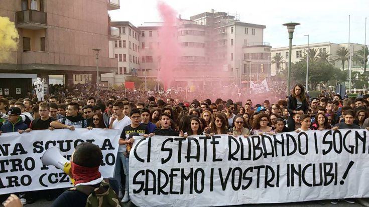 studenti protesta catanzaro