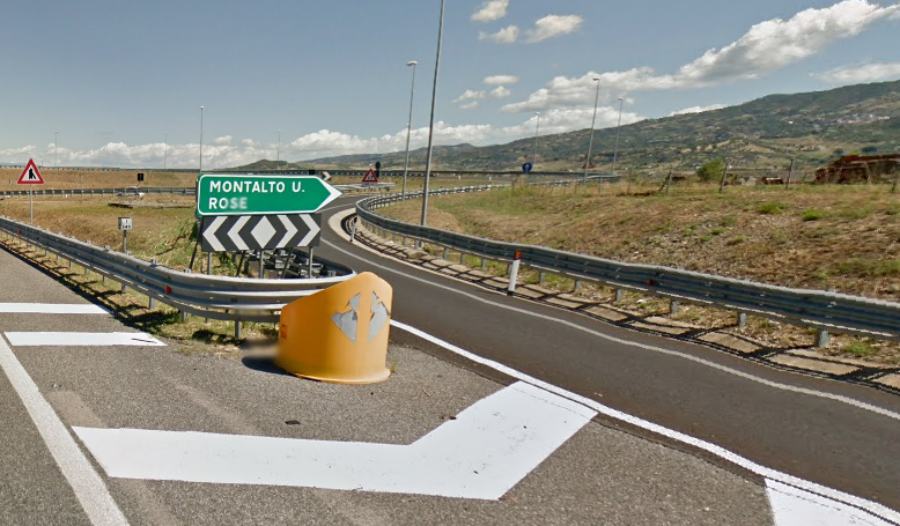 svincolo a2 montalto rose
