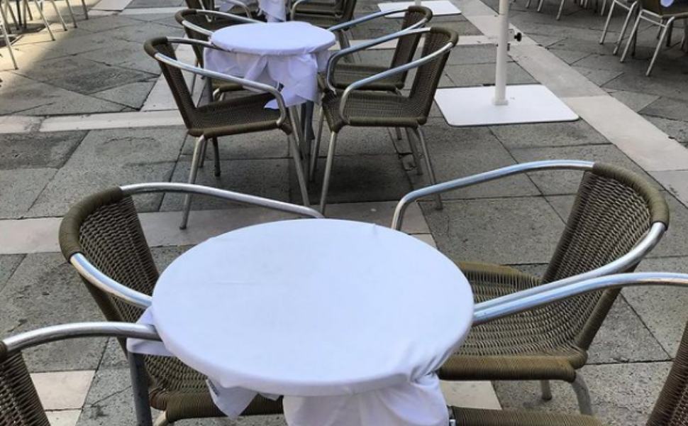 Tavolini bar aperto