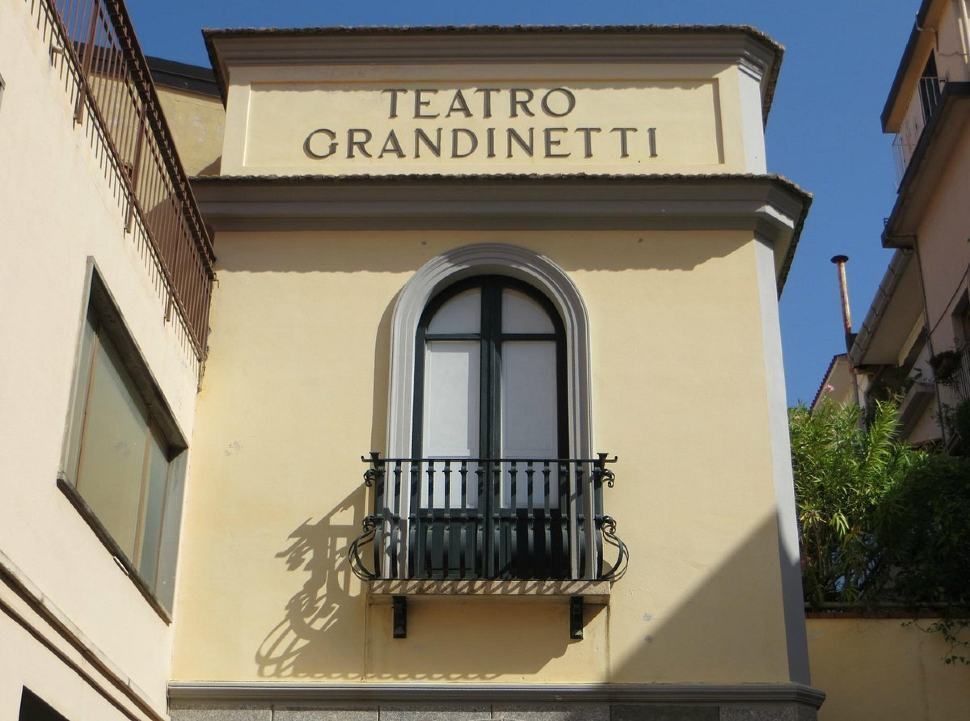 teatro grandinetti 1