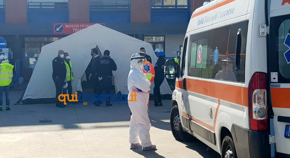 tenda cosenza mario occhiuto pronto soccorso ospedale 02