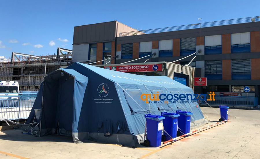 tenda covid ospedale cosenza 03