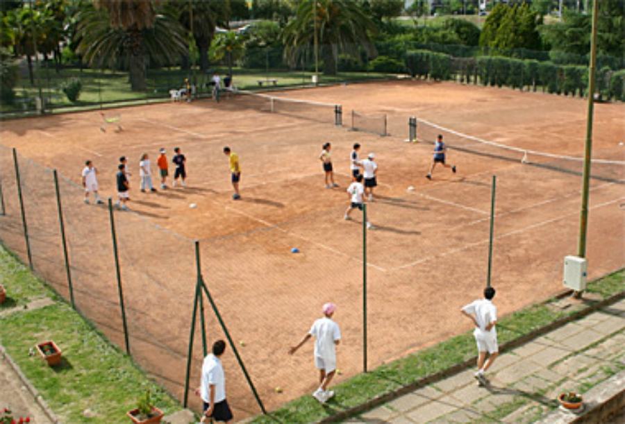 Rende, il Tennis Club Rende fuori dall'impianto sportivo 53 tennis0805a