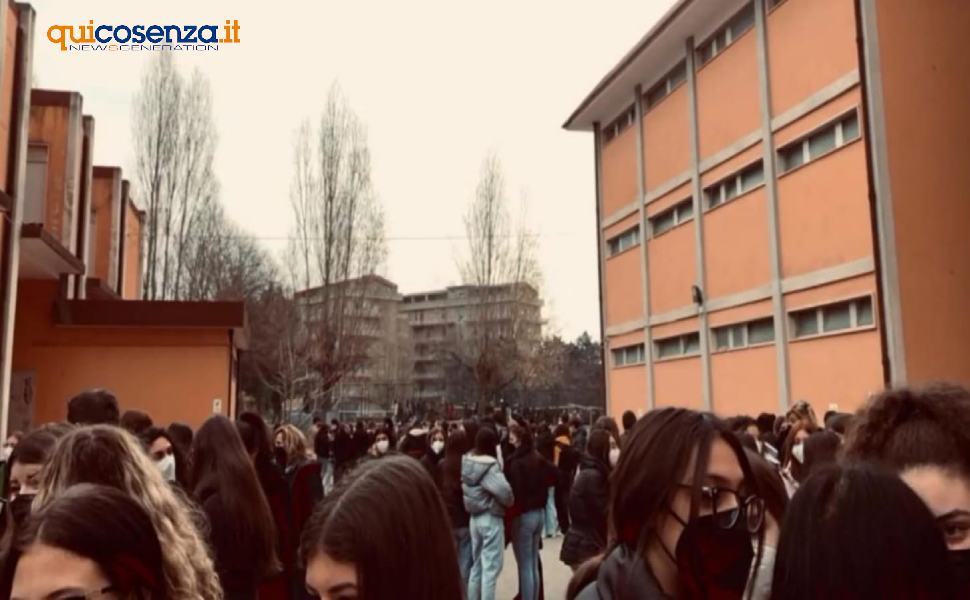 Terremoto, sospeso il traffico ferroviario. Alunni fuori dalle scuole anche nel cosentino 51 terremoto lamezia 1