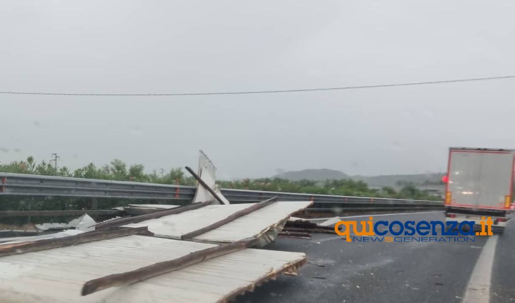tettoia a2 maltempo disagi 02