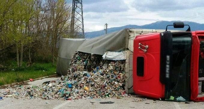 camion rifiuti paola