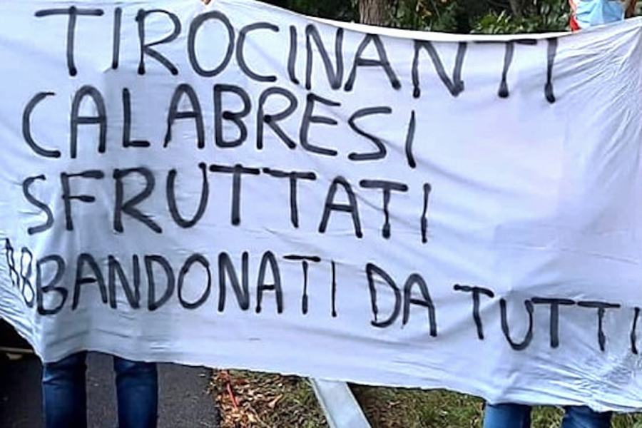 La vertenza dei 6.522 tirocinanti: "dopo 10 anni siamo a casa, vogliamo lavorare" 59 tirocinanti calabria