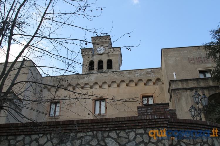 torre orologio rende centro storico