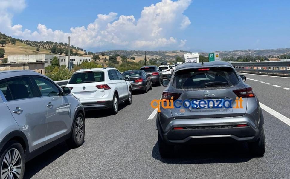 traffico rallentato a2 incidente tarsia 02