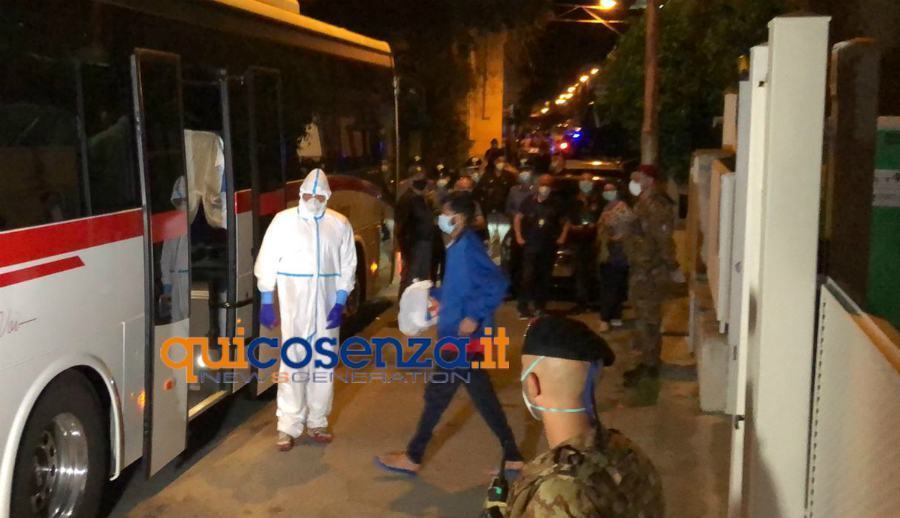 trasferimento migranti amantea 02