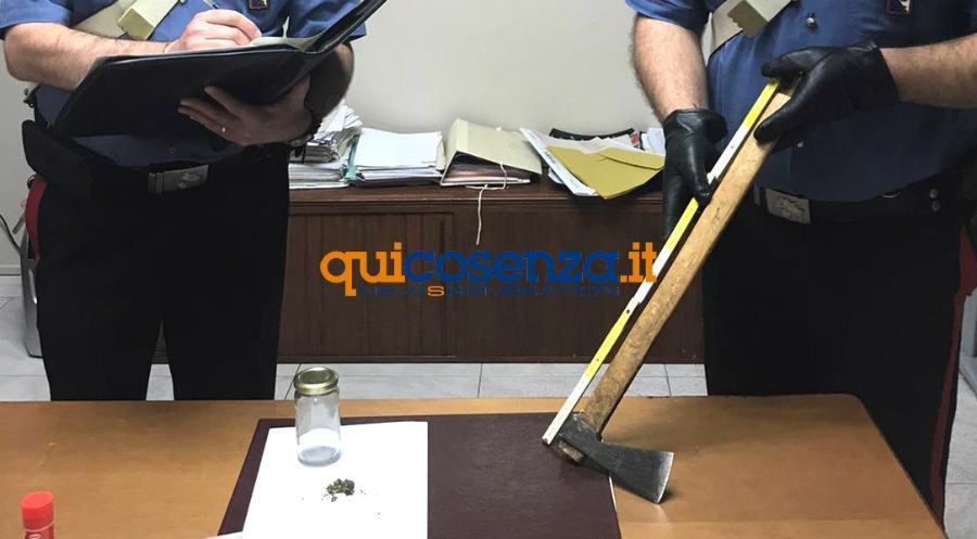 trebisacce carabinieri ascia 18enne