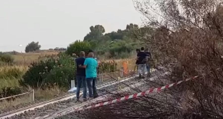 Bimbi uccisi da un treno regionale, parla il padre: "Bastava una barriera" 51 treno investe famgilia brancaleone 01 1