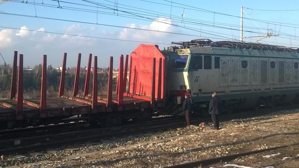 Treno fuori dai binari a Paola, nessun ferito 51 treno merci
