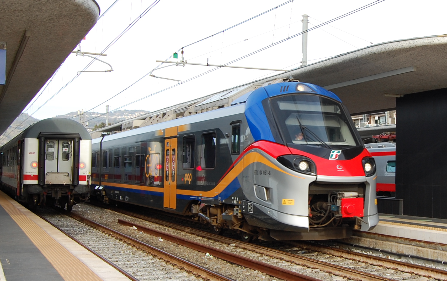 Rincari abbonamenti Trenitalia, le proposte dell'Associazione Ferrovie in Calabria 51 treno regionale trenitalia