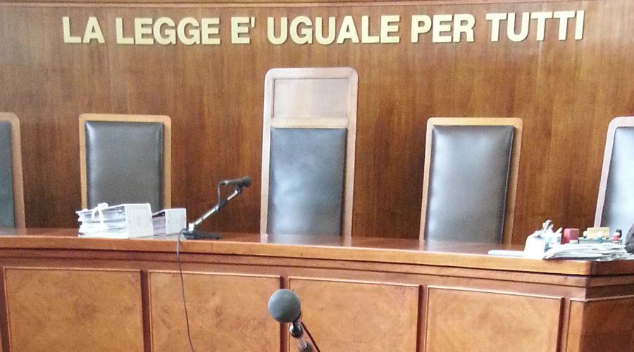 tribunale aula legge 4