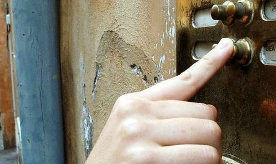 truffa porta campanello