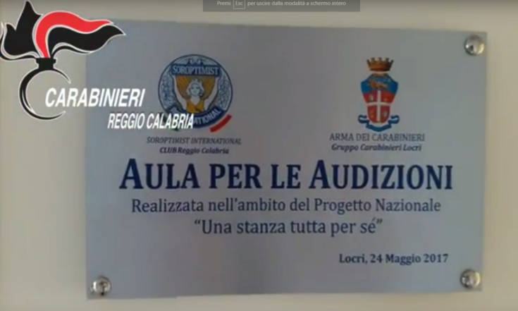 una stanza per se locri