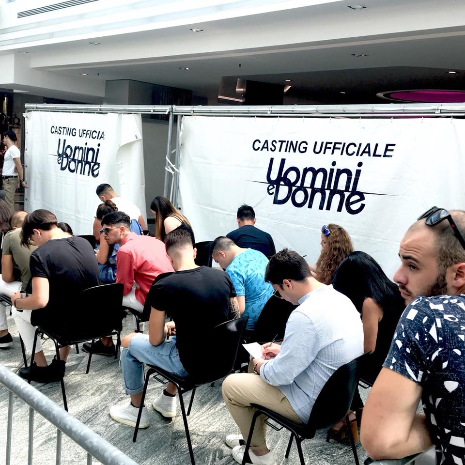 FOTONOTIZIA - Casting di Uomini e Donne a Rende 74 uomini e donne