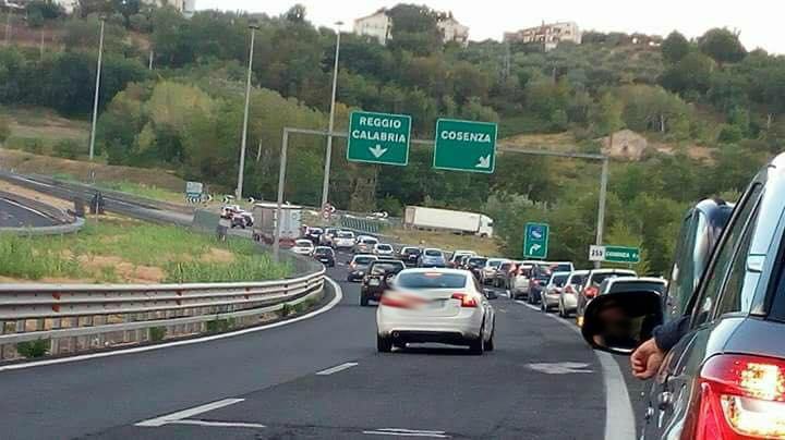 Lavori in corso sull'Autostrada del Mediterraneo tra le province di Cosenza e Salerno 51 uscita autostrada cs sud 2