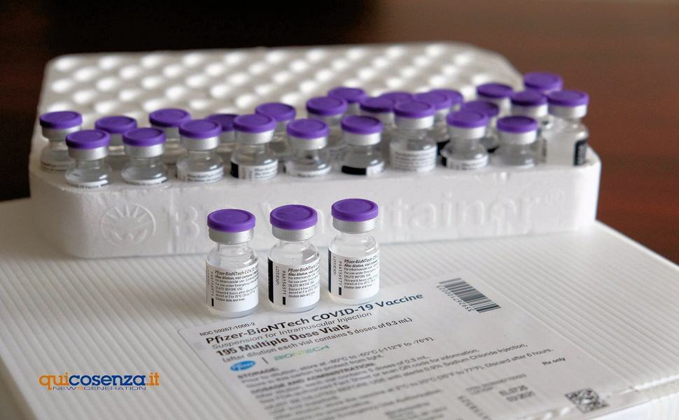Vaccini, in Regione ferme migliaia di dosi. A Cosenza 1/3 in meno delle richieste 51 vaccino cosenza 1
