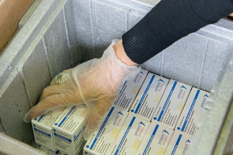 Arrivano le prime 3600 dosi di Johnson & Johnson in Calabria 51 vaccino johnson johnson