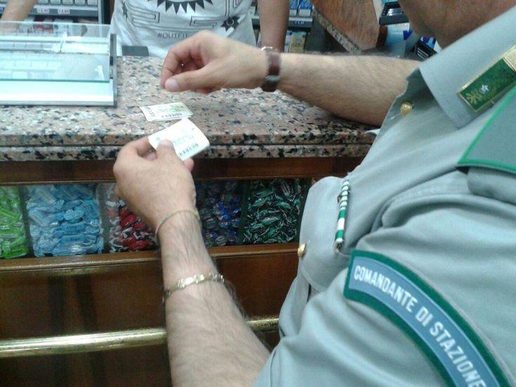 Falsificazione valori bollati, perquisizioni nelle tabaccherie di Rende e Cosenza 56 valori bollati