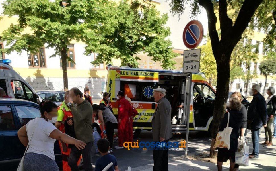Cosenza, donna investita da un'auto su via Roma 51 via roma investita auto