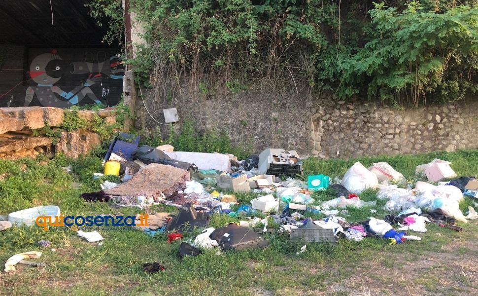 viale benessere box art rifiuti cosenza 02