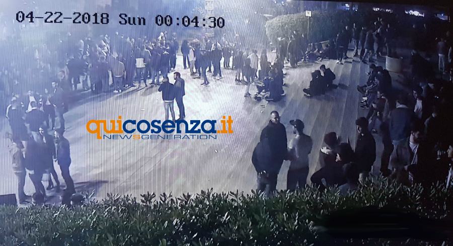 Ancora aggressioni in città al sabato sera: calci, pugni, sangue e spranghe di ferro 55 videosorv santa teresa 2