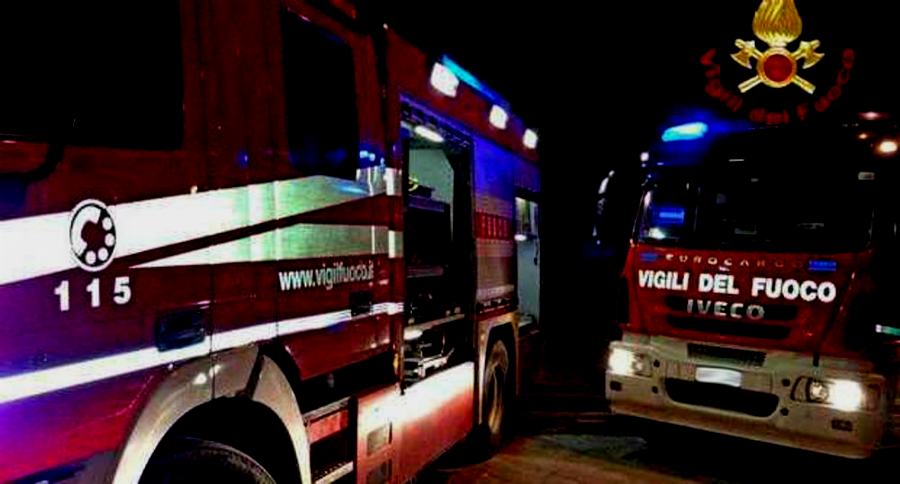 Due auto in fiamme nella stessa notte, avviate indagini dei carabinieri 51 vigili del fuoco notte 6